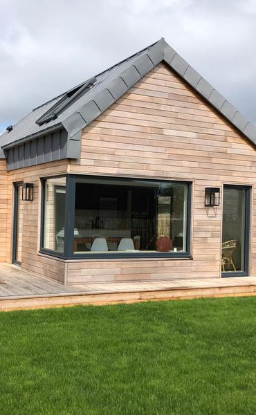 Small, mezzanine level holiday homes